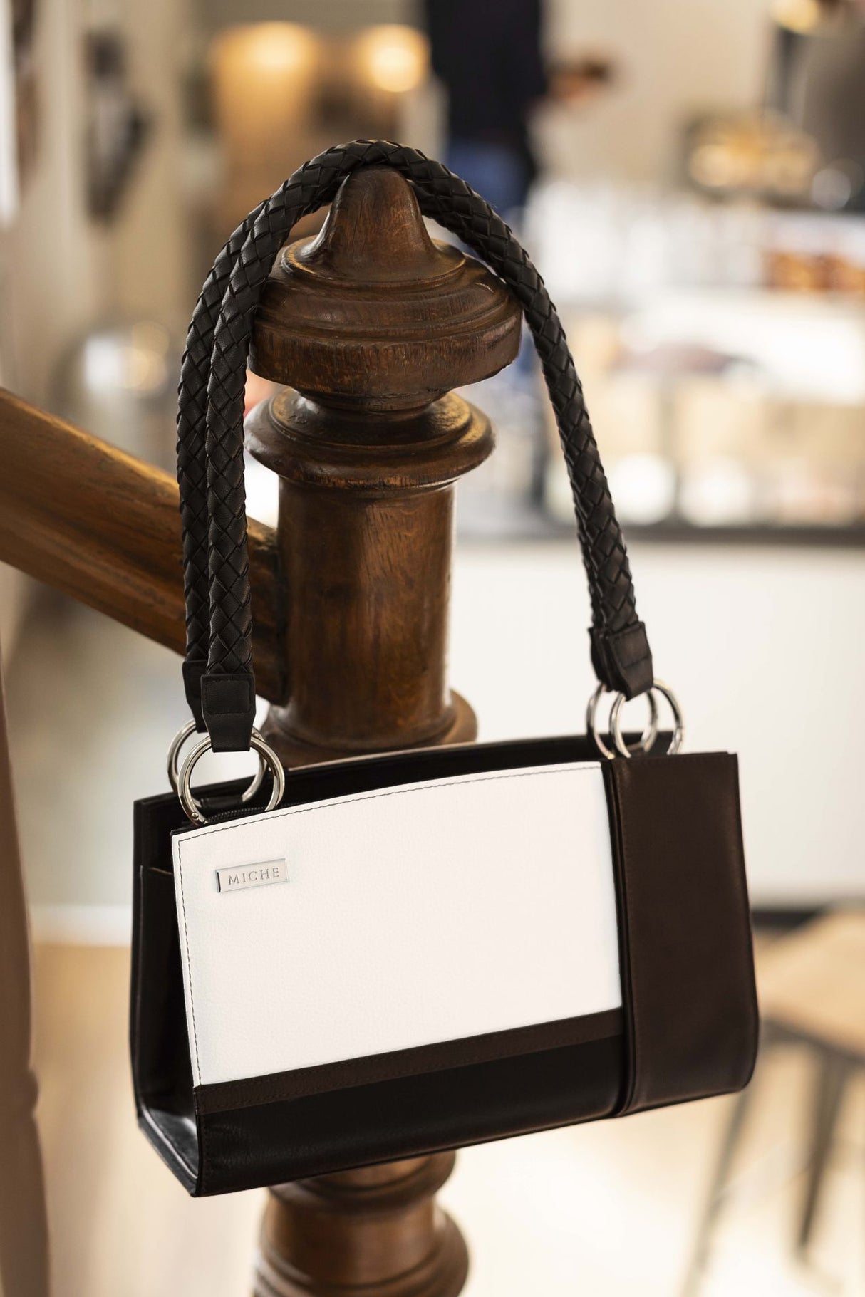 Leoni Classic (4353814593609)